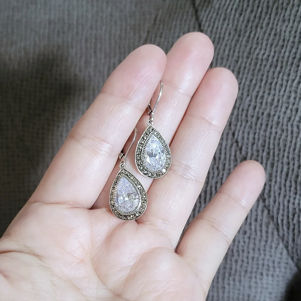 MARC Cubic Zirconia💎 Teardrop💧 Earrings with Swarovski Marcasite Gemstones - Picture 2 of 15